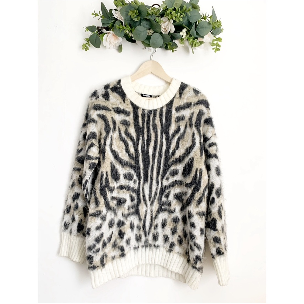 🖤EXPRESS Leopard Print Sweater - Black and Cream